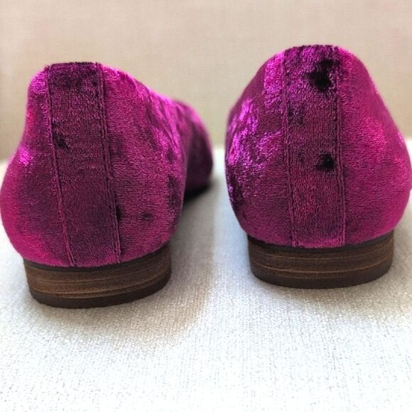 Toms Briella Flats In Berry Burgundy Crushed Velvet NWOT Size 7.5 - Picture 6 of 11